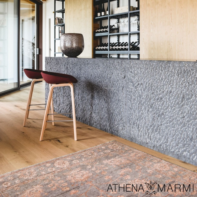 Arbeitsplatte aus Lavastein (Zusammenarbeit mit Athena Marmi)