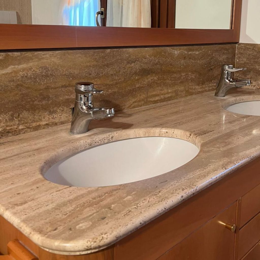 top bagno in Travertino
